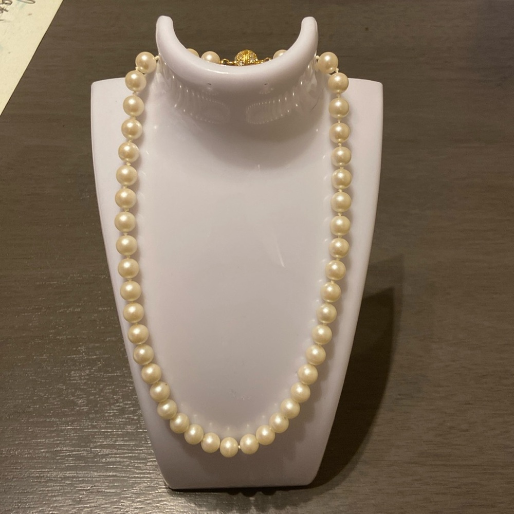 Vintage Pearl Necklaceklace With Magnetic Clamp